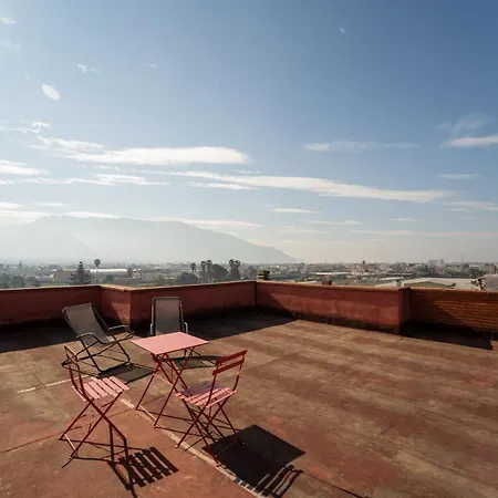Apartament With Terrace & Parking