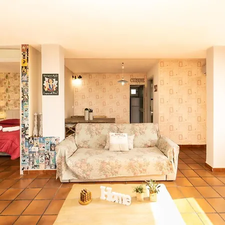 With Terrace & Parking * Pompeja