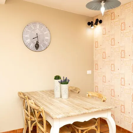 Apartament With Terrace & Parking